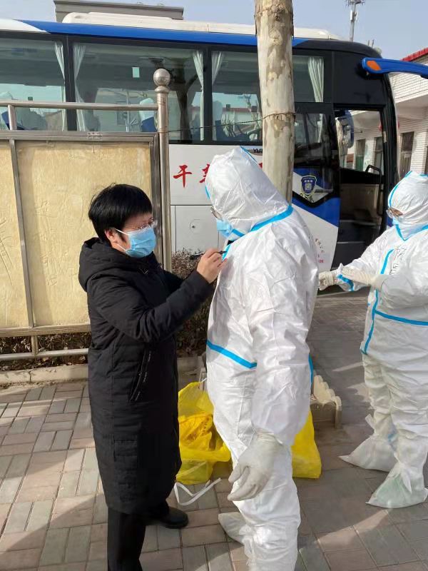 苏书贞：疫情防控一线的“拼命三娘”