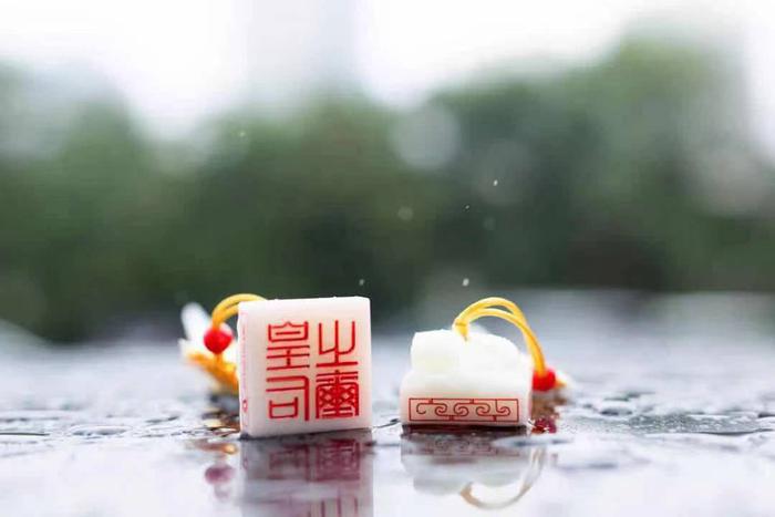 让文物“活起来” 文创交通卡受追捧 “皇后之玺”在全国已售出6万多件