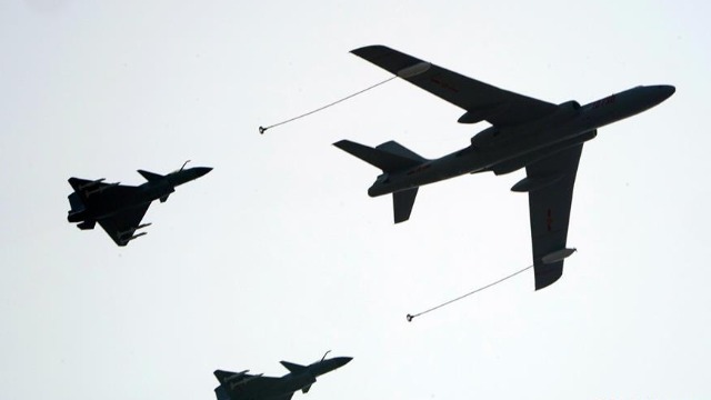 回顾国庆70周年阅兵加受油机梯队：大国空军高飞远航的“标配”