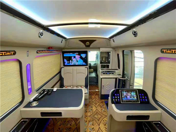 丰田考斯特商务车,移动头等舱办公室