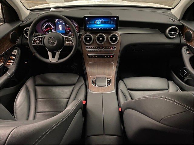 21款奔驰glc300展现suv应有的刚劲姿态