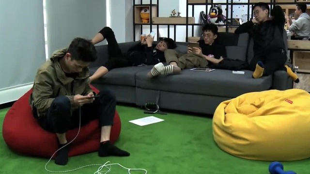 “力量哥”黄成辉：从草根到国手，深圳打工仔的电竞传奇