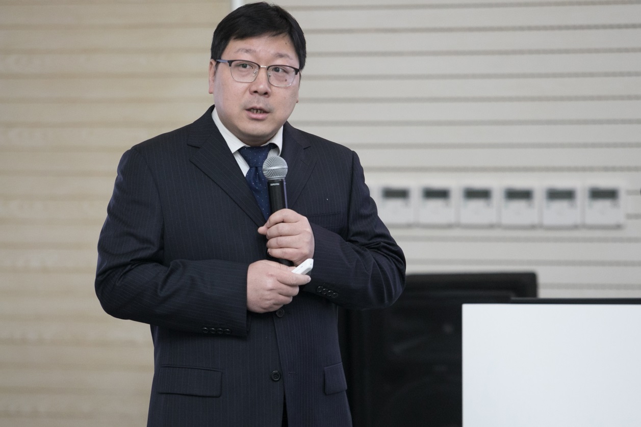 信息工程学院院长助理刘欣分享《创新合作机制，助力学生发展》