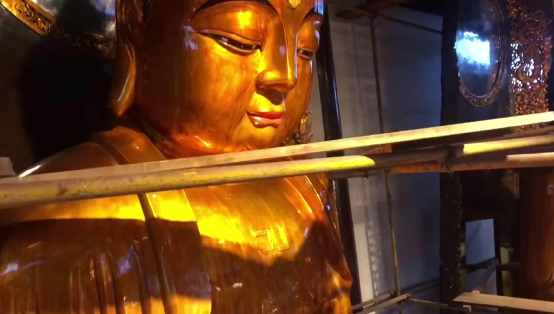 难得一见！雪窦寺大殿佛像髹漆养护绝活