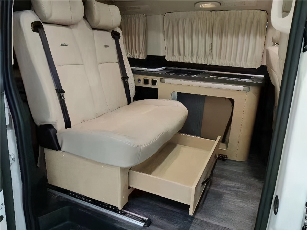 奔驰威霆改装升顶房车,可以下地库房车