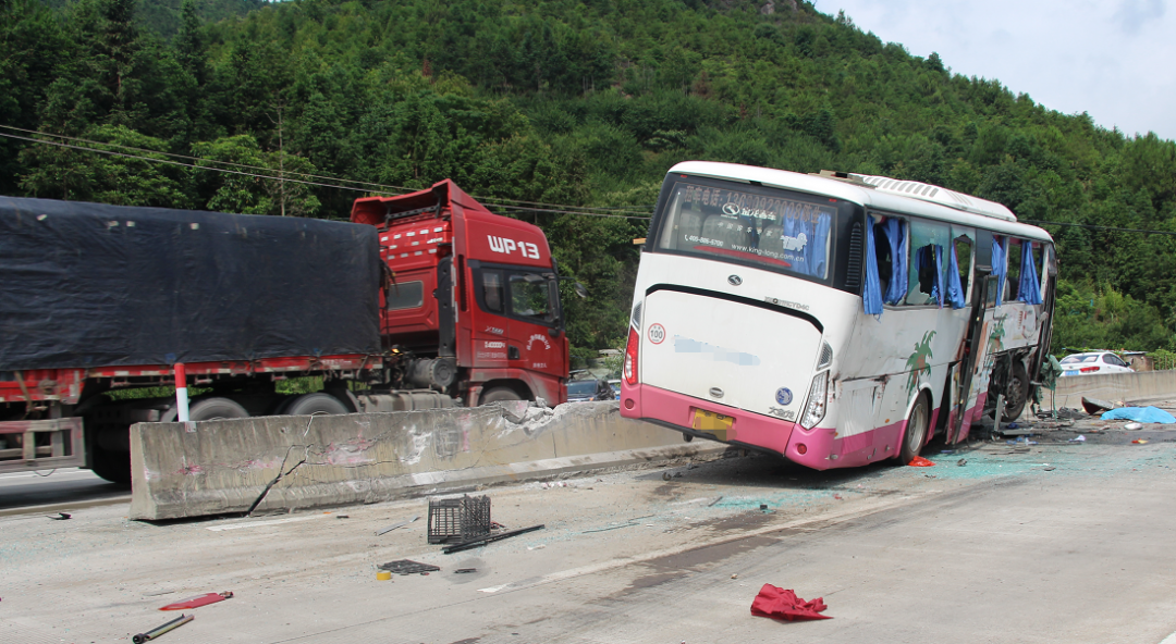 广东省应急厅通报国道g105线连平路段"622"较大道路交通事故