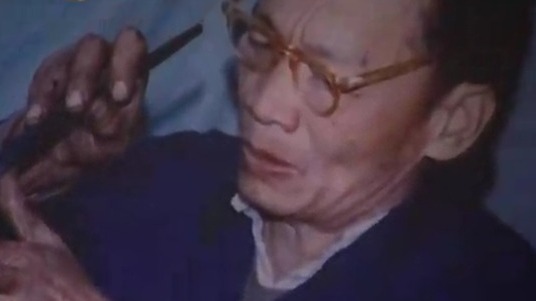 在潮州莲上村，几乎每户人家都会木雕，木雕大师陈培臣师承父亲