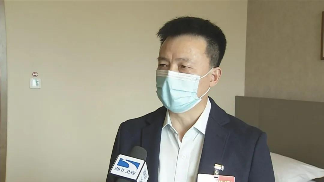 魏少峰说,现在回头来看,采取阻隔举措,是遏制疫情蔓延的最有效手段;而