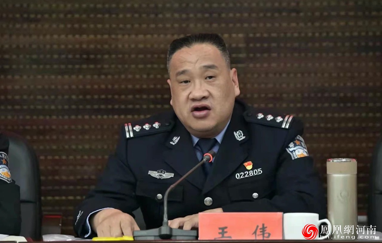 张廷璞副局长代表市局党委对获得表彰的单位和个人表示祝贺,指出当前