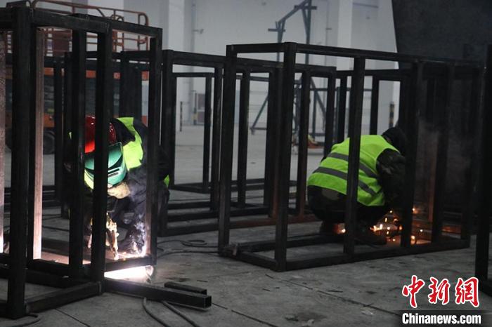 通化集中隔离点1186间隔离方舱全部组装完毕