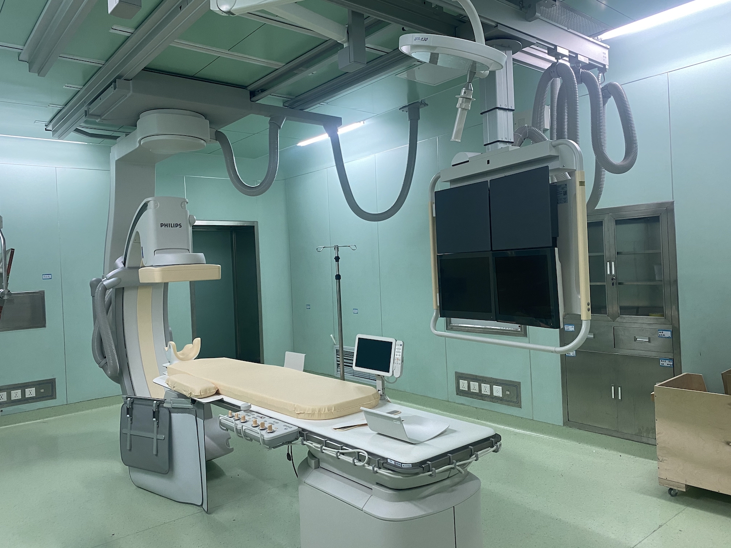 海慈医疗集团引进最新型3.0T磁共振、256CT、DSA等先进仪器设备