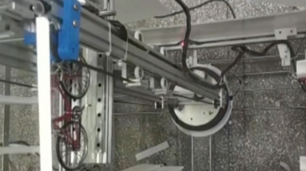 师生设计“智能驿站”获创业大赛一等奖：破解共享单车停放难