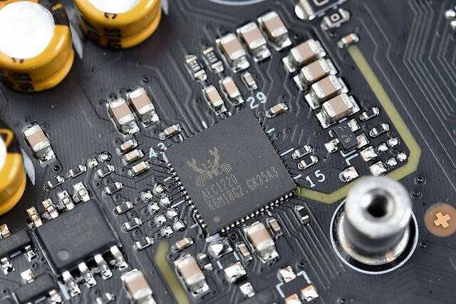 丐帮旗舰主板评测 铭瑄iCraft B550M WiFi