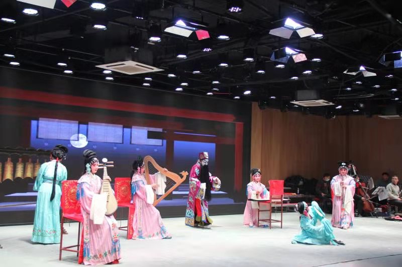 弘扬中华优秀传统文化 中牟县豫剧团新剧目在人民文化馆彩排