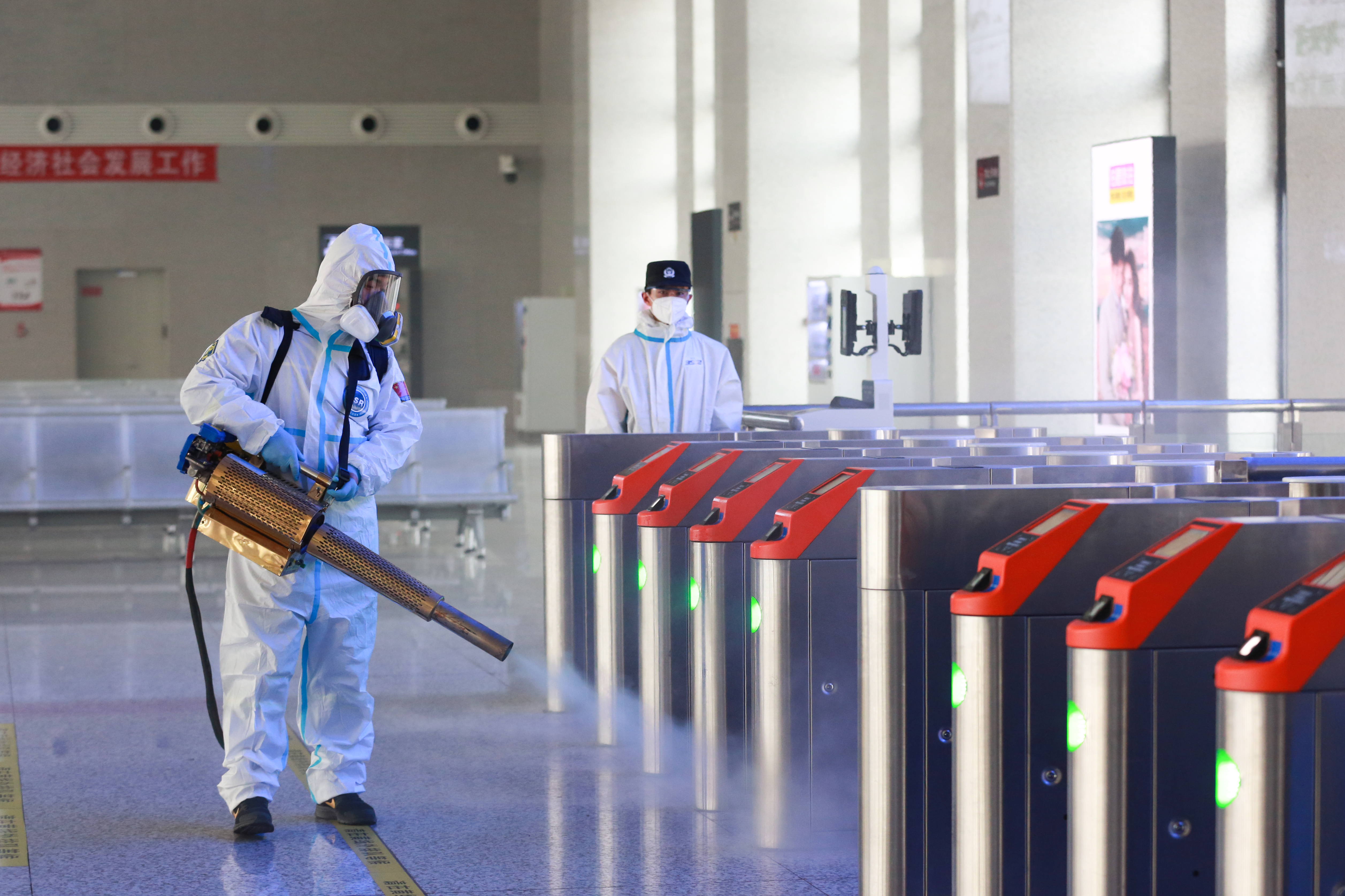 迎春运 抗疫情,石家庄东站进行全面消杀凤凰网河北_凤凰网