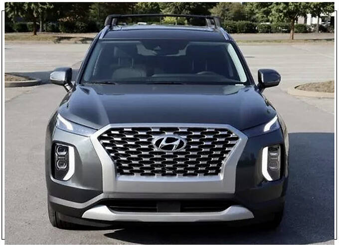 现代七座suv实拍曝光搭35l发动机8at还配按键式电子换挡