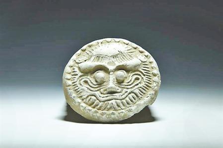 嘉峪关柔远楼兽面纹筒瓦