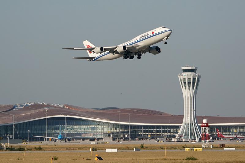 低至一折机票价格大跳水原地过年热度上涨260