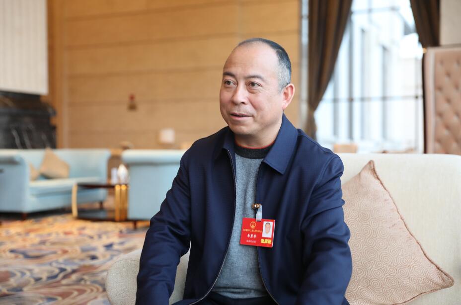 江西省人大代表,铜鼓县委副书记,代县长李勇军