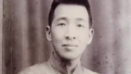 容庚出生于官宦世家，他的祖父和外祖父都是进士