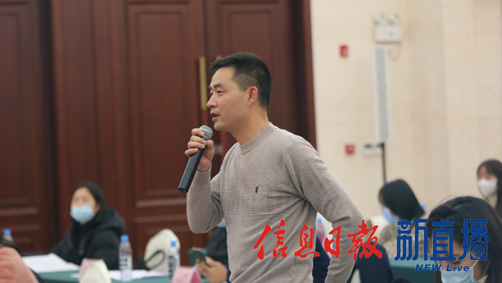 江西日报提问（文颖 摄）