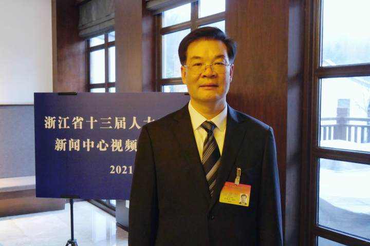 省人大代表、台州市椒江区人大常委会主任王国平 记者 王夷 摄