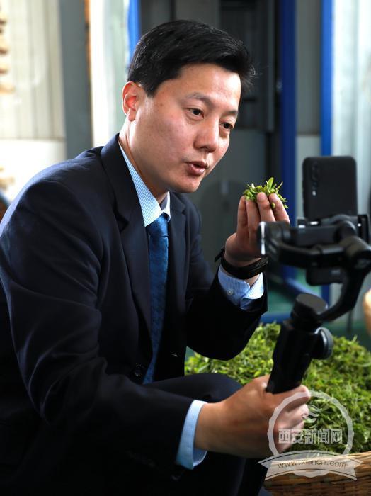 金雪华：从县长到直播带货，助销农产品1300万元