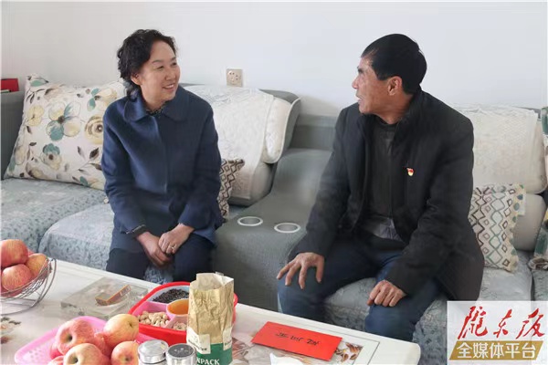 庆阳副市长吴丽华赴庆城开展春节慰问