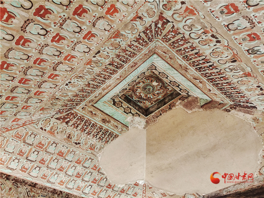 复原的石窟藻井