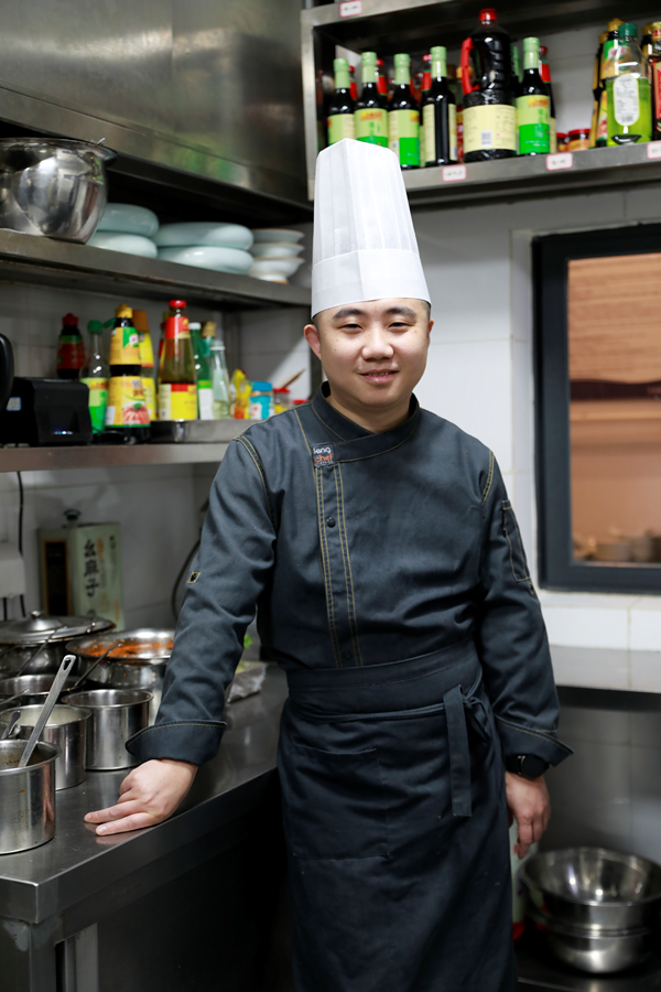 金熊猫餐厅凉菜主厨  赵广