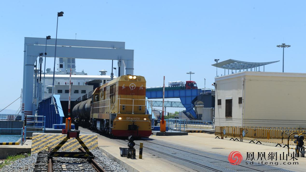 春运进行时中铁渤海轮渡研判低潮位上下渡船有力缓解旅顺西站春运压力