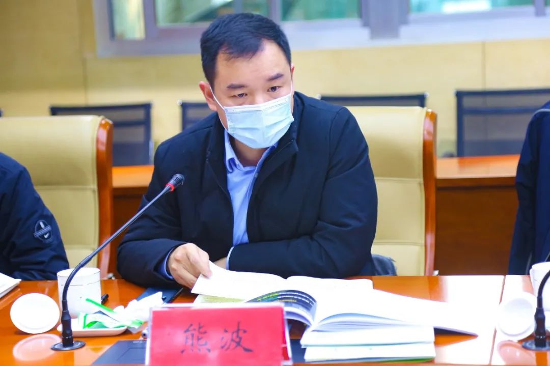 市科技局硬科技产业发展处副处长熊波