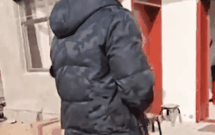 小伙上门订婚没认出女友直接“路过”，网友：第一次，没经验