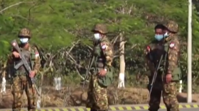 90秒看缅甸政局突变12小时：战车上街 直升机巡空 士兵持抢阻路