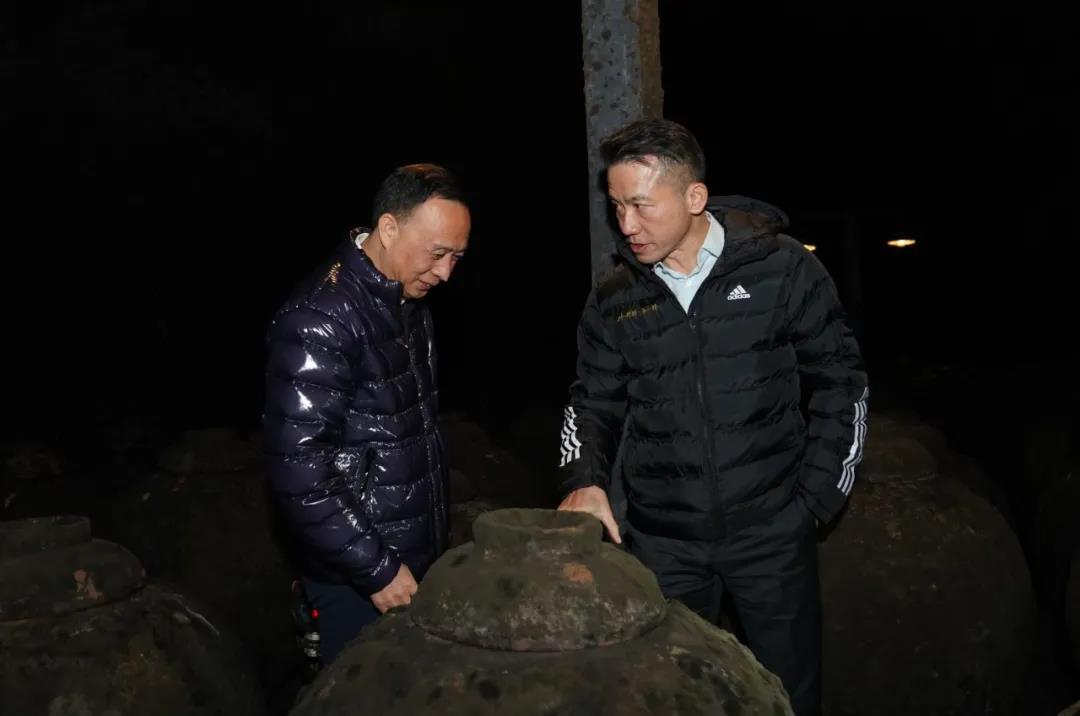 水井坊朱镇豪来访 汪俊林揭示庄园引发的"三种向往"