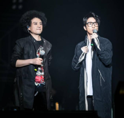 薛之谦送别赵英俊泪述16年友情你让我怎么可能会忘记