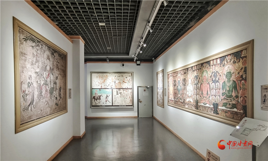 坐落于兰州的敦煌艺术馆内高保真复制壁画