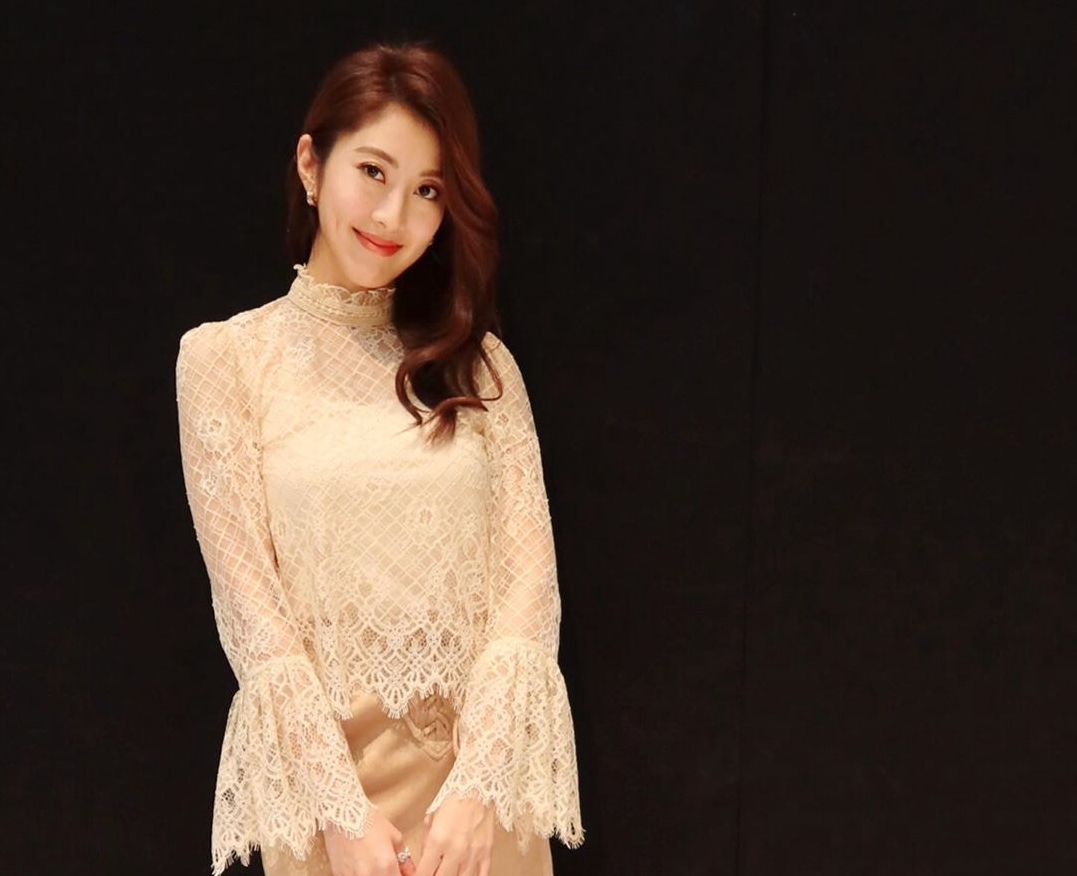 32岁港姐谢芷伦恋情曝光?男方身形肥胖开豪车_品推资讯