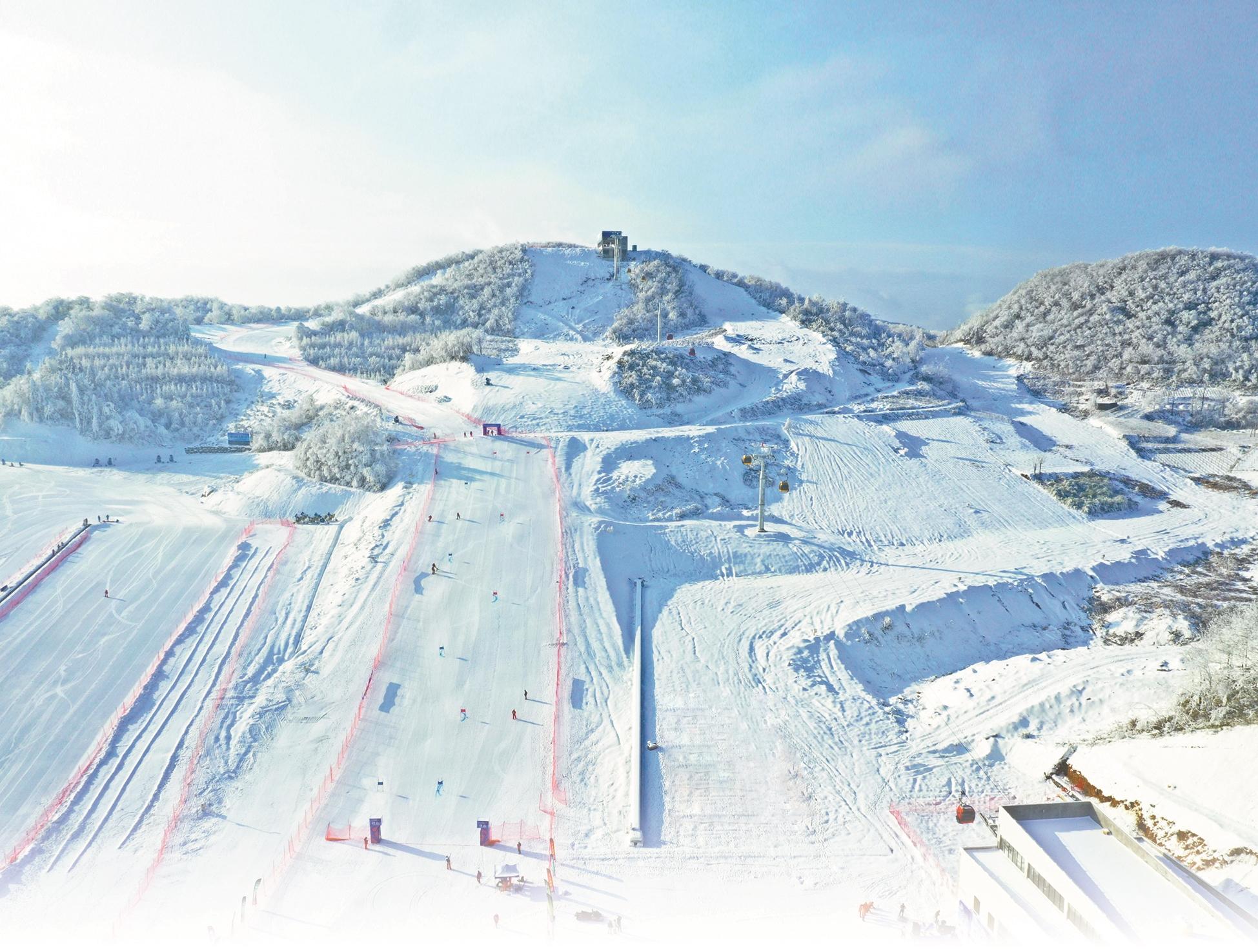 巴东县绿葱坡镇滑雪场图片