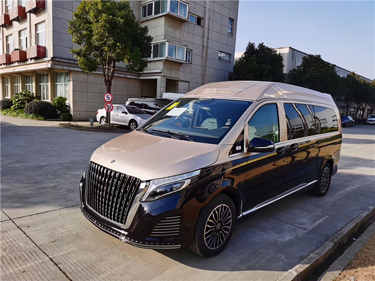 奔驰v级定制克蒂圣母峰人生耀世起航