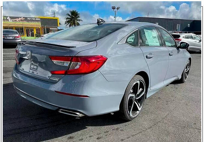 本田新雅阁运动版到店实拍!搭2.0t 10at,前脸还配熏黑格栅