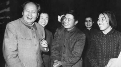 邢燕子：1964年毛主席亲自领我上主席台