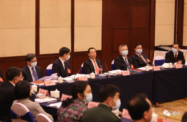 1月25日，许达哲参加永州市代表团审议。湖南日报·新湖南客户端记者 赵持 摄
