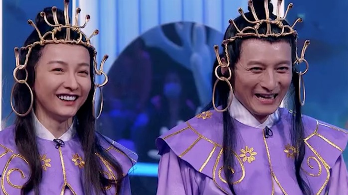 李维嘉吴昕九头虫造型如双胞胎，肤色鼻子太相似，现场仿佛照镜子