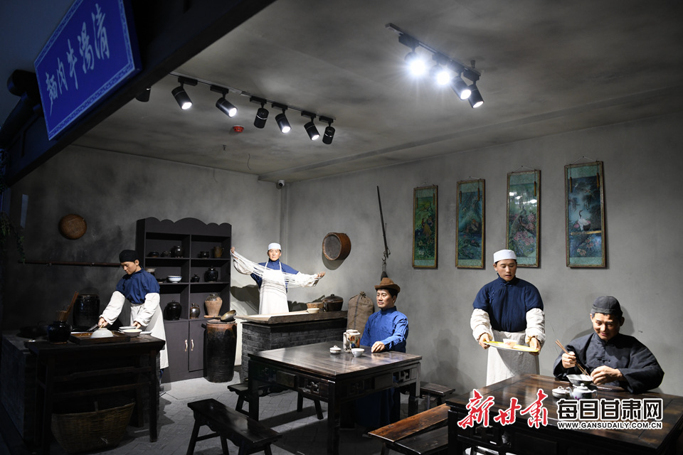 兰州牛肉面博物馆内"复原"清末居民吃牛肉面场景