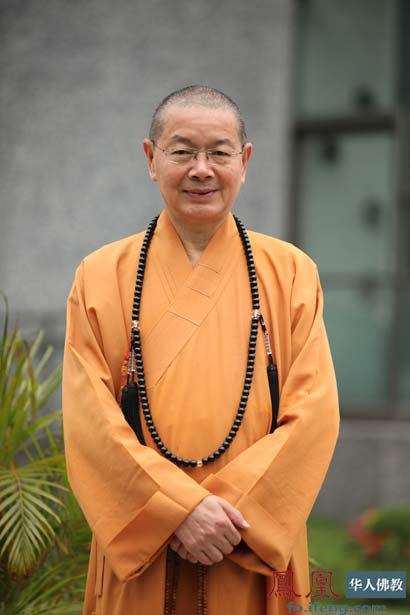 台湾中国佛教会理事长净耀法师给您拜年!