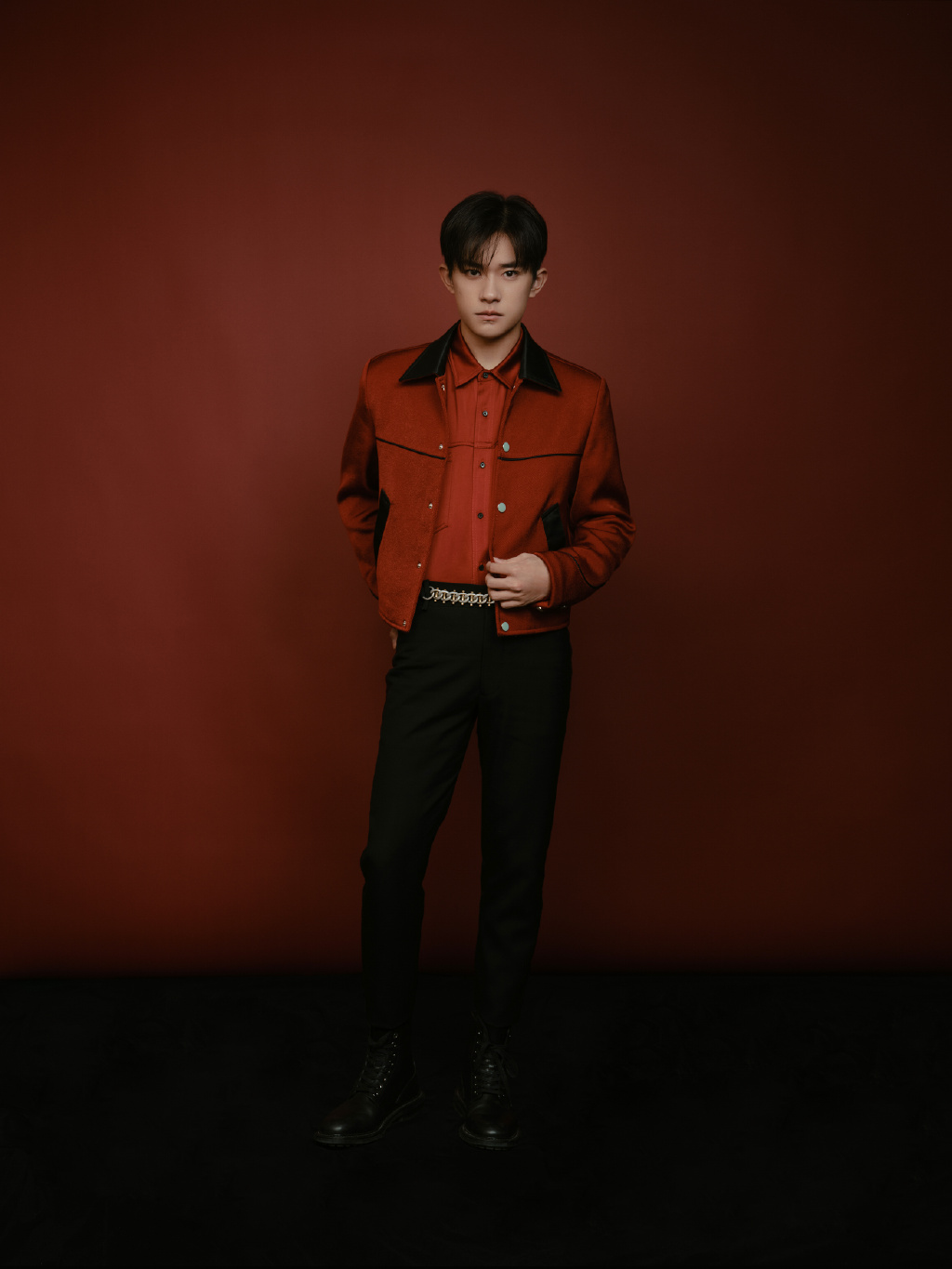 女人天下 正文36 1/6 易烊千玺登上2021春节联欢晚会