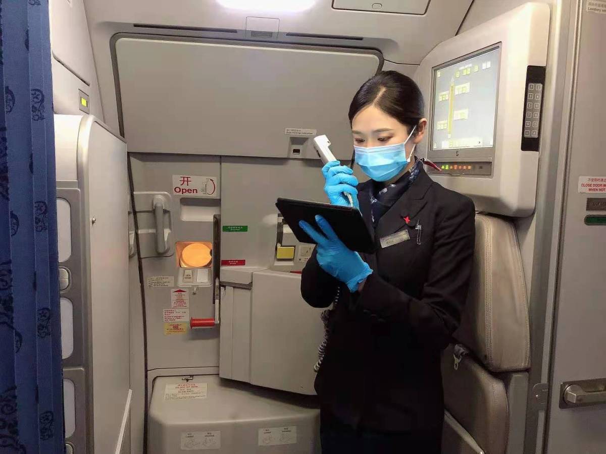 空姐周丹丹的除夕她在空中飞往下一个城市