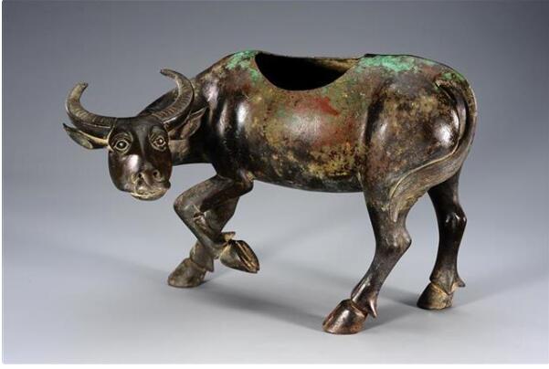 鄂牛迎春趣话湖北省馆藏牛文物