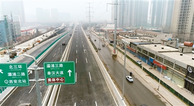 北辰大道（凤城八路-建材北路）快速路右幅建成通车。（施工方供图）